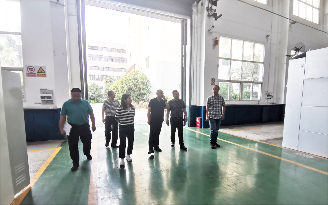 成都市郫都区唐昌镇党委书记莅临四川电器进行工作调访和安全检查
